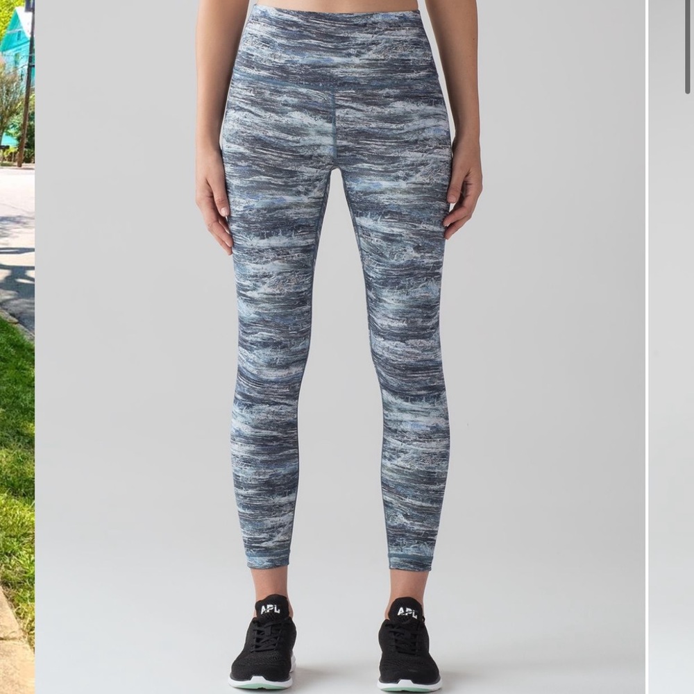 🛑sold🛑 Lululemon Wunder Under 25” - Picture 5 of 7